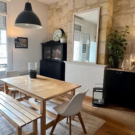 Elegant Hypercentre Apartment